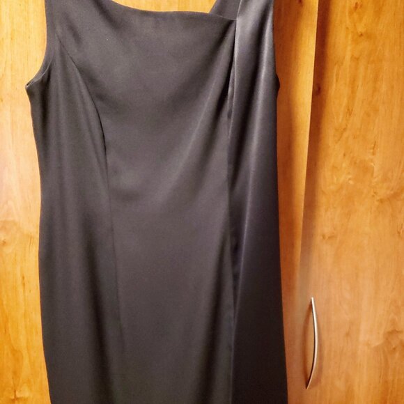 LBD Little Black Dress - Picture 2 of 2